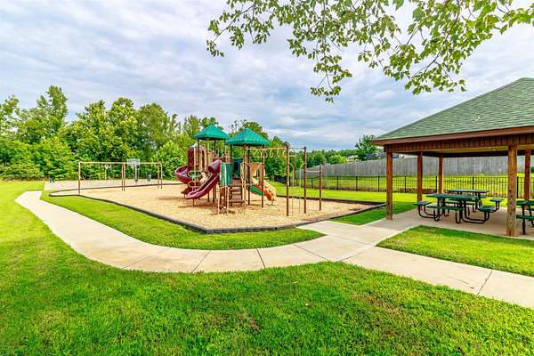 0.35 Acres of Residential Land with Home for Sale in Clarksville, Tennessee