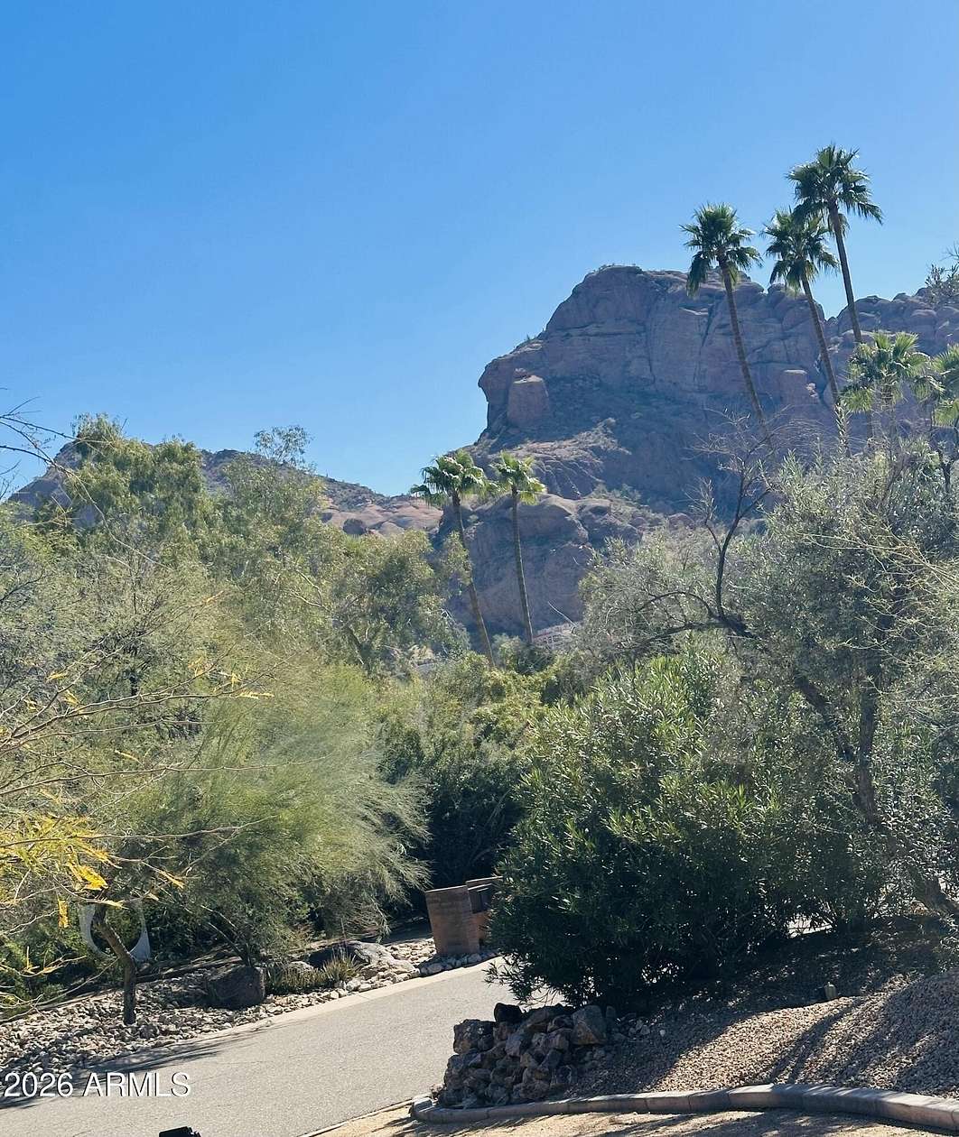 1 Acre of Residential Land for Sale in Paradise Valley, Arizona