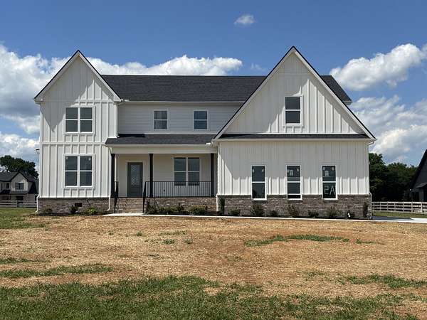 2.33 Acres of Land with Home for Sale in Shelbyville, Tennessee