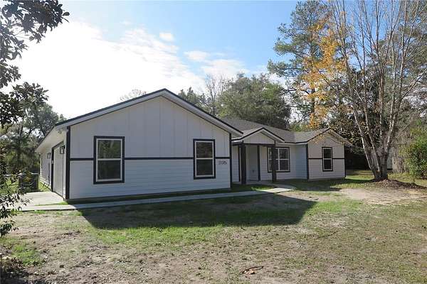 5 Acres of Residential Land with Home for Sale in Hawthorne, Florida