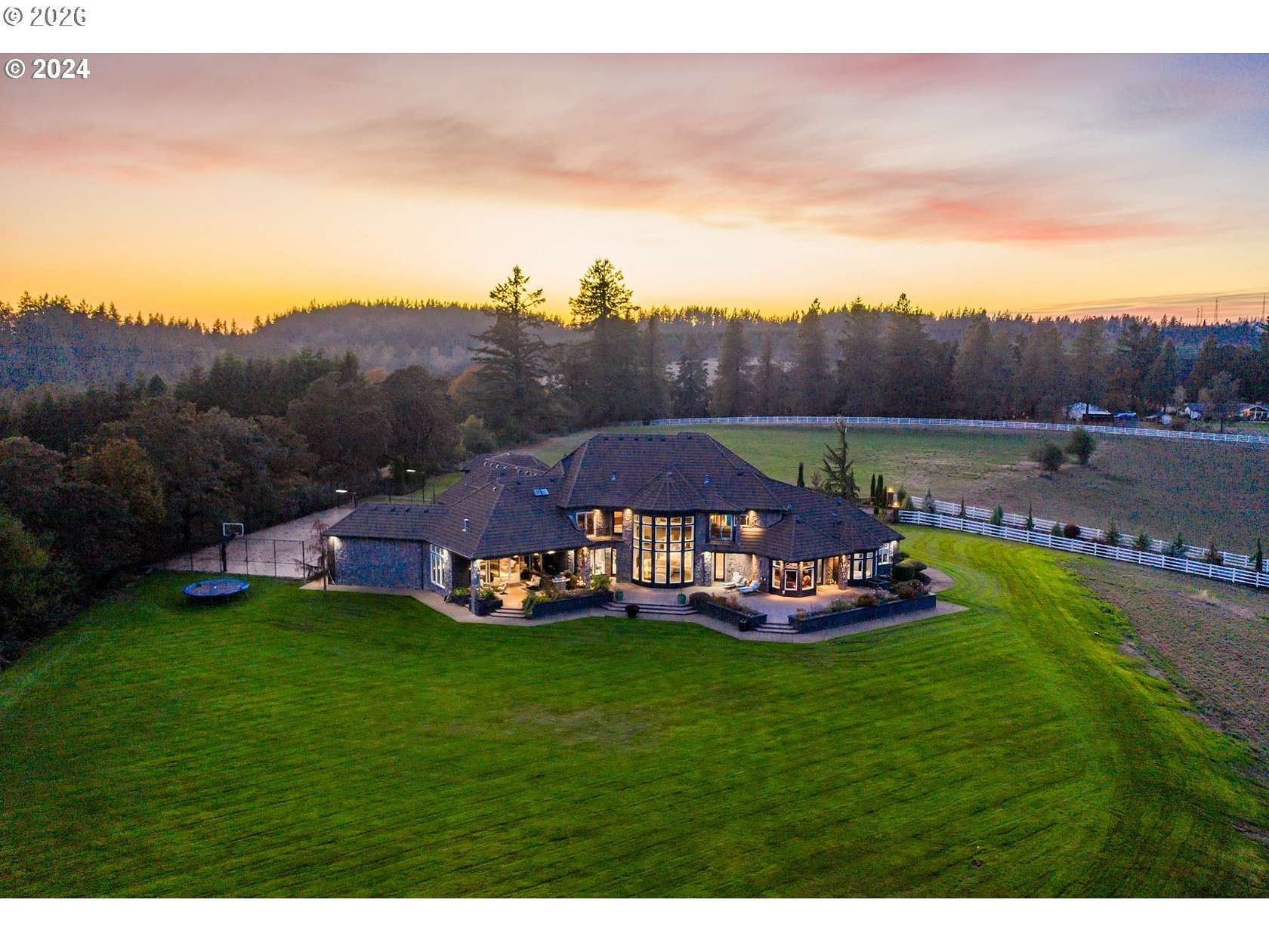 32.3 Acres of Land with Home for Sale in Salem, Oregon