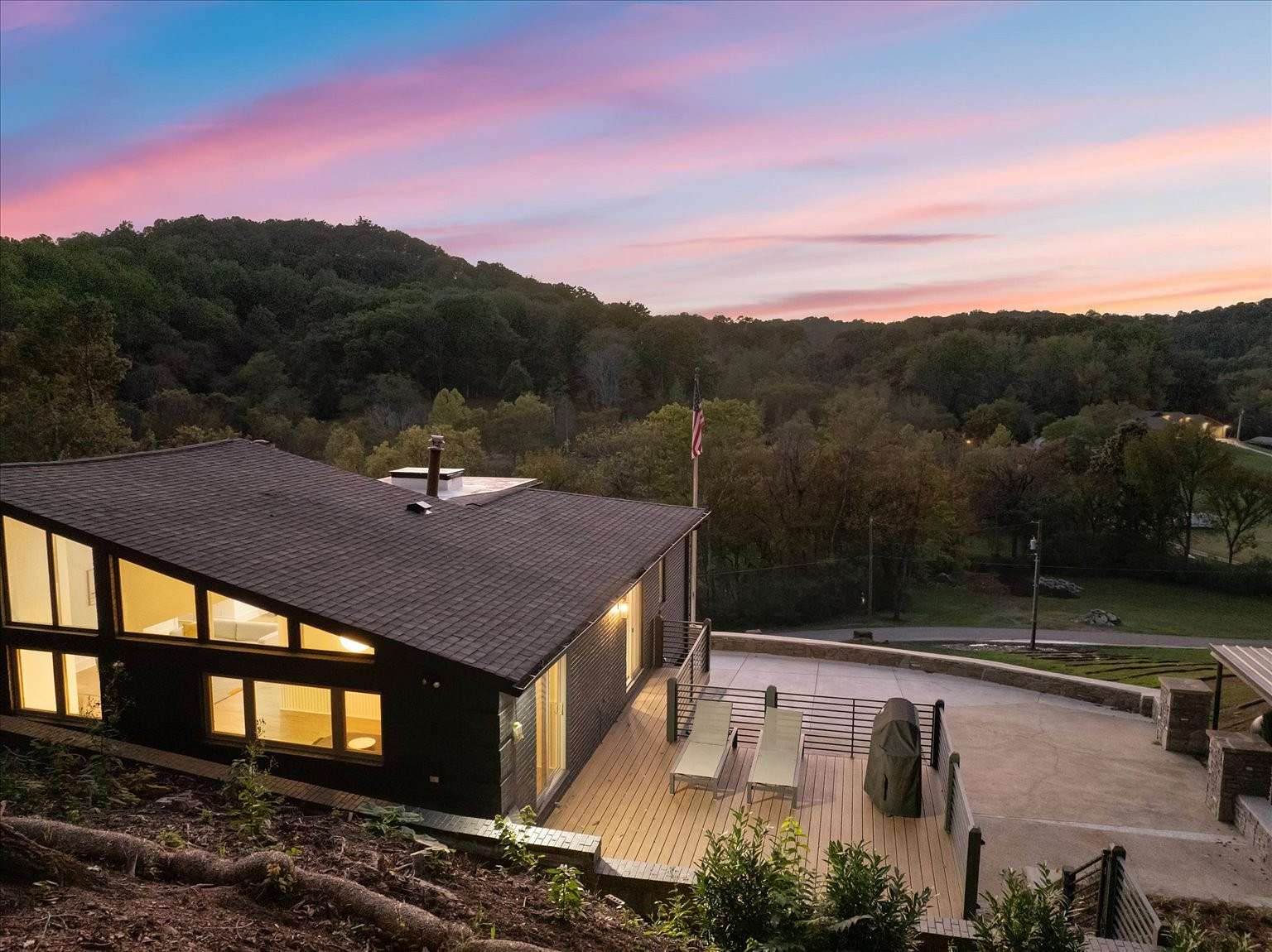 5.2 Acres of Land with Home for Sale in Nashville, Tennessee