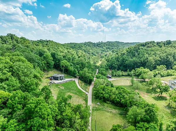 5.2 Acres of Land with Home for Sale in Nashville, Tennessee