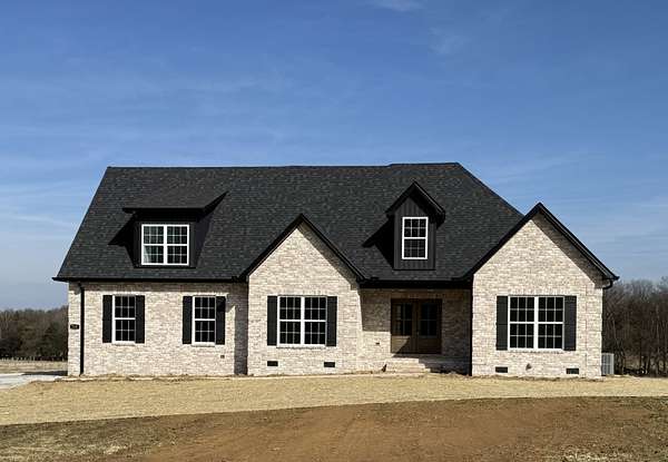 5.2 Acres of Residential Land with Home for Sale in Shelbyville, Tennessee