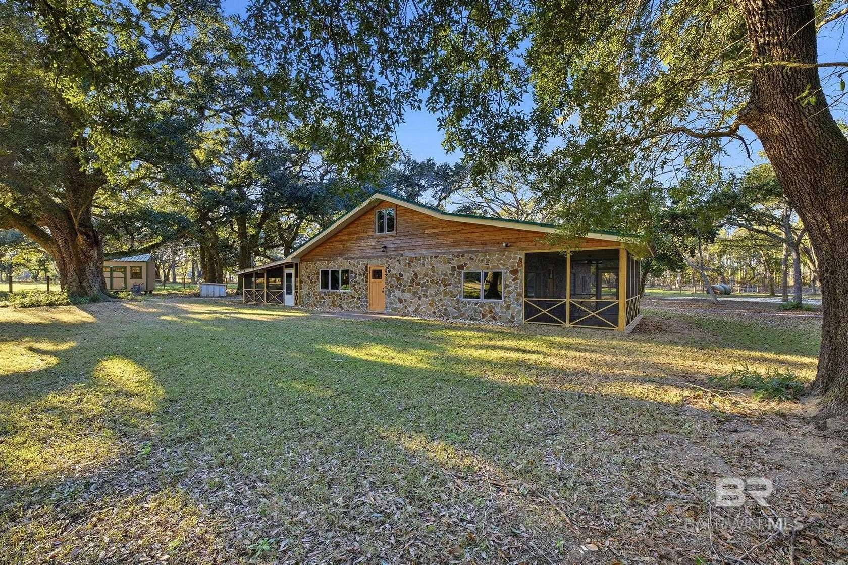 15 Acres of Land with Home for Lease in Elberta, Alabama