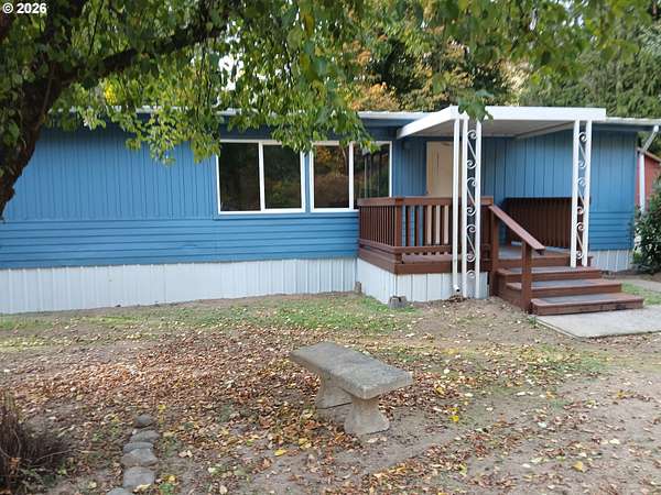 11.1 Acres of Land with Home for Sale in Myrtle Creek, Oregon