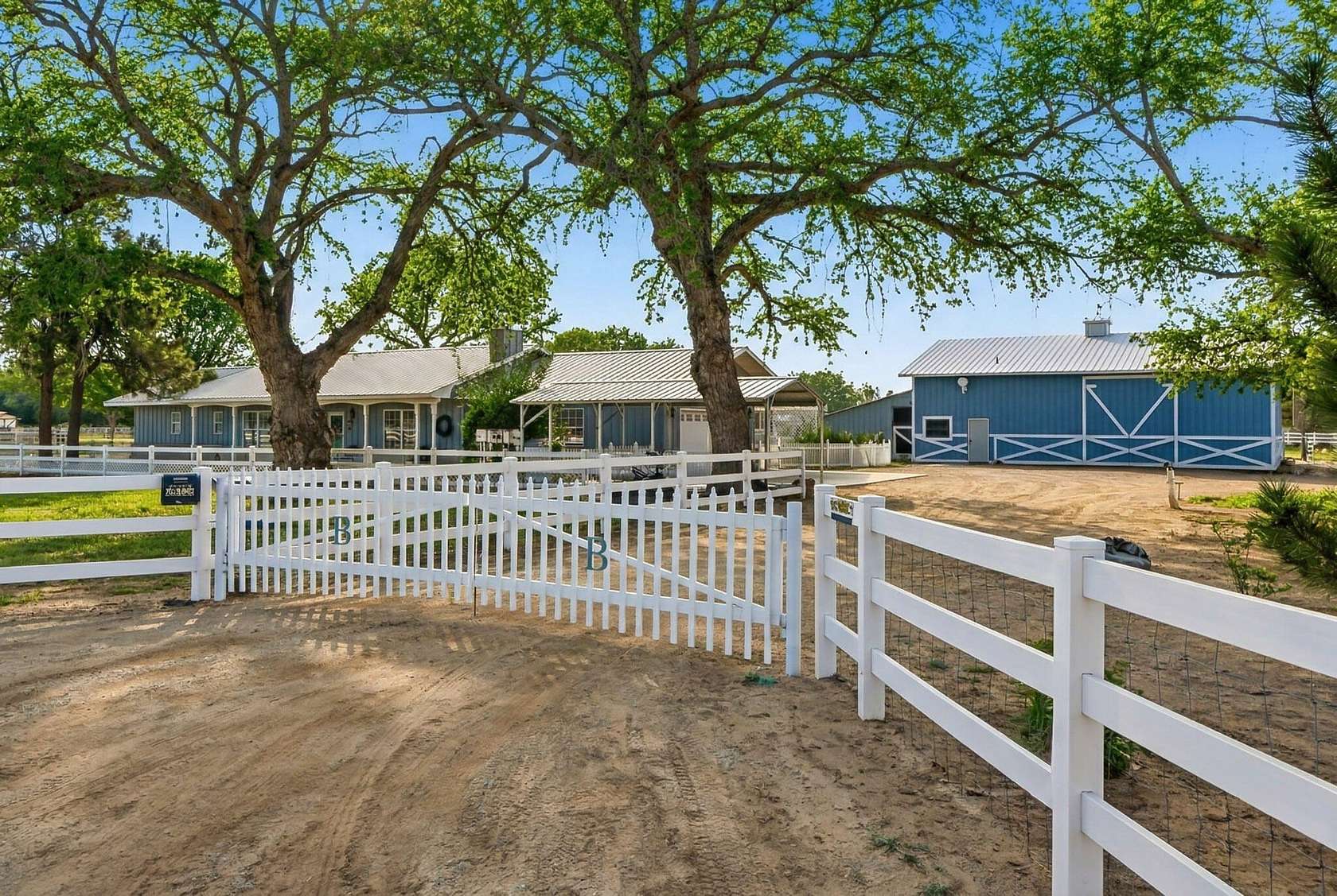 2.9 Acres of Land with Home for Sale in Albuquerque, New Mexico