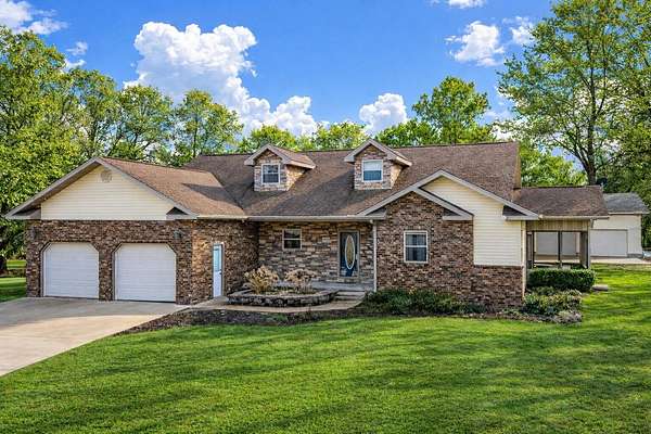 3 Acres of Residential Land with Home for Sale in Mountain View, Missouri