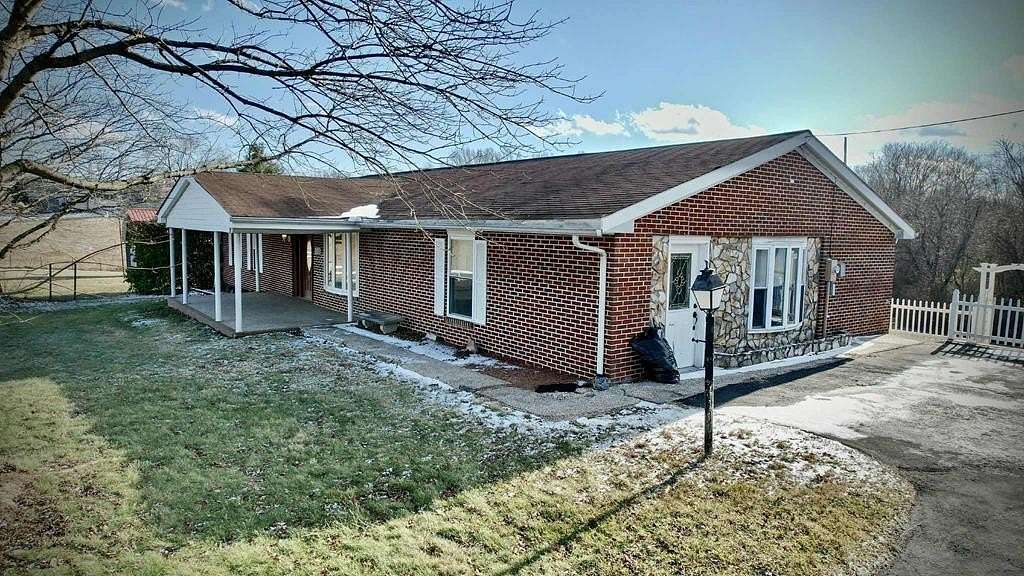 10 Acres of Land with Home for Sale in Fayetteville, West Virginia