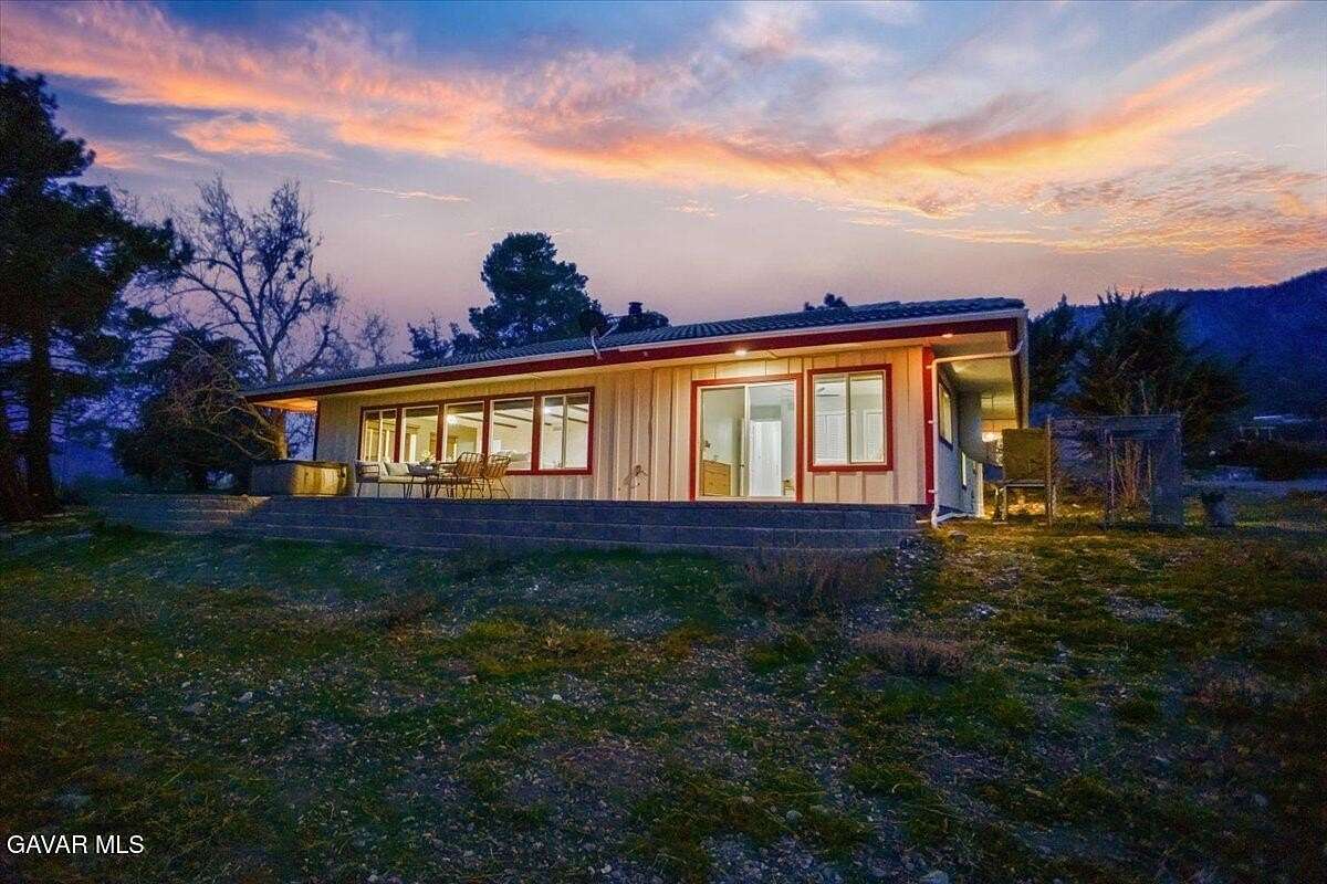 4.87 Acres of Residential Land with Home for Sale in Juniper Hills, California