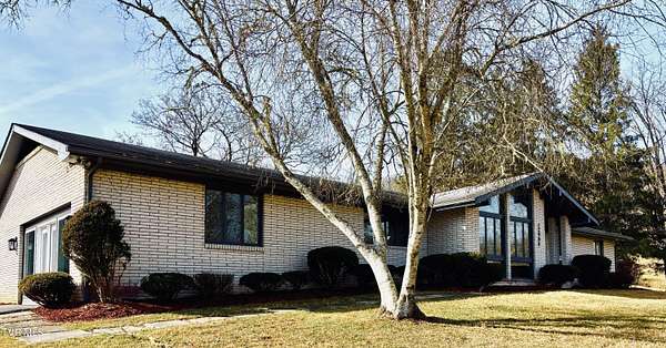 9.1 Acres of Residential Land with Home for Sale in Coeburn, Virginia