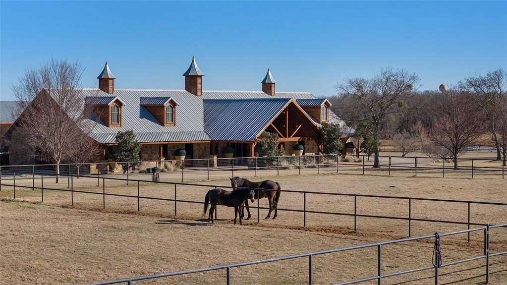 50.3 Acres of Land with Home for Sale in Hickory Creek, Texas