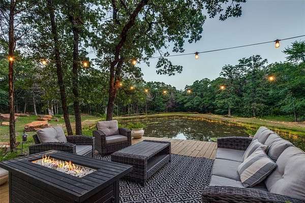 5 Acres of Residential Land with Home for Sale in Valley View, Texas