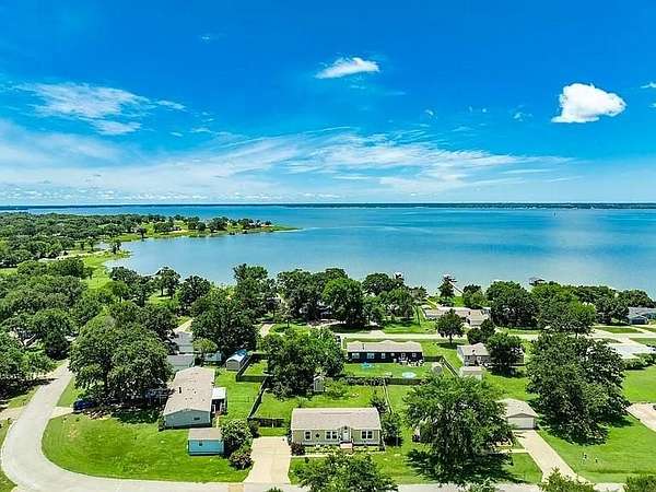 0.24 Acres of Residential Land for Sale in Tool, Texas