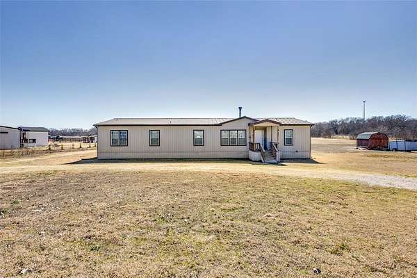 3.28 Acres of Residential Land with Home for Sale in McKinney, Texas