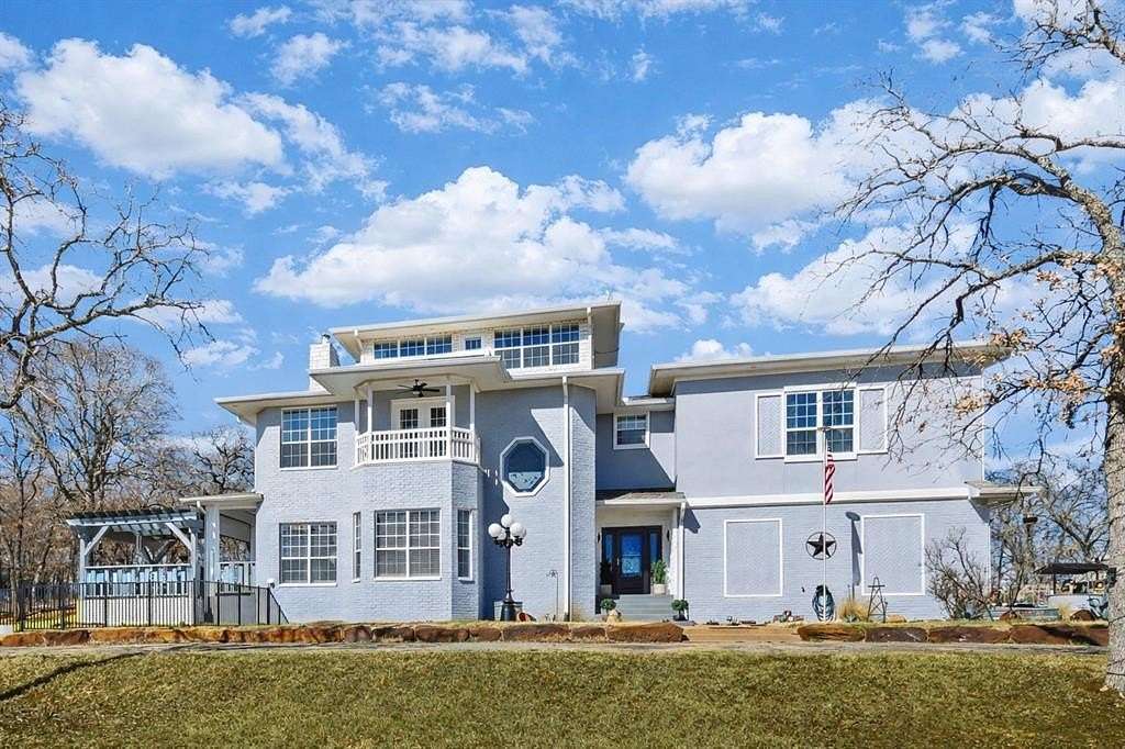 6.3 Acres of Residential Land with Home for Sale in Tioga, Texas