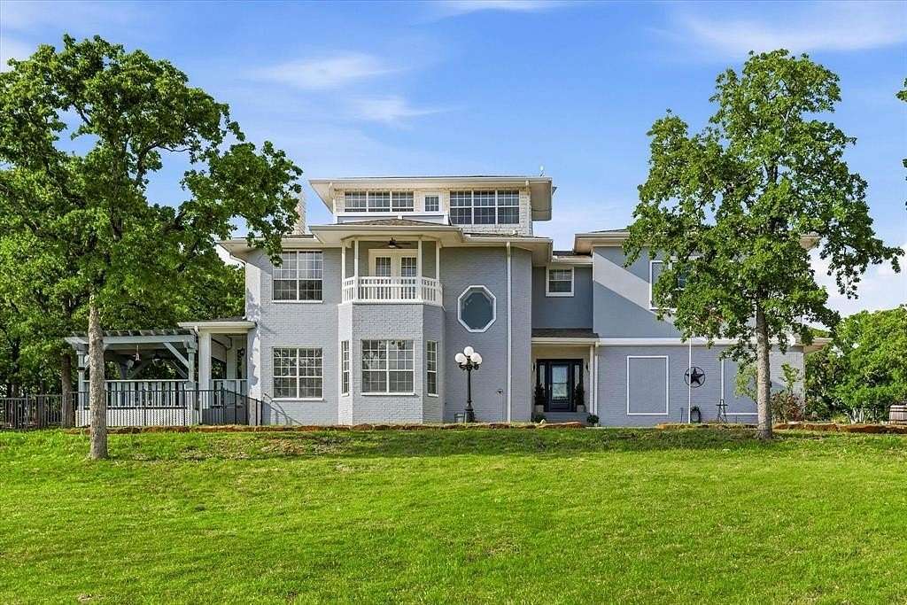 6.3 Acres of Land with Home for Sale in Tioga, Texas