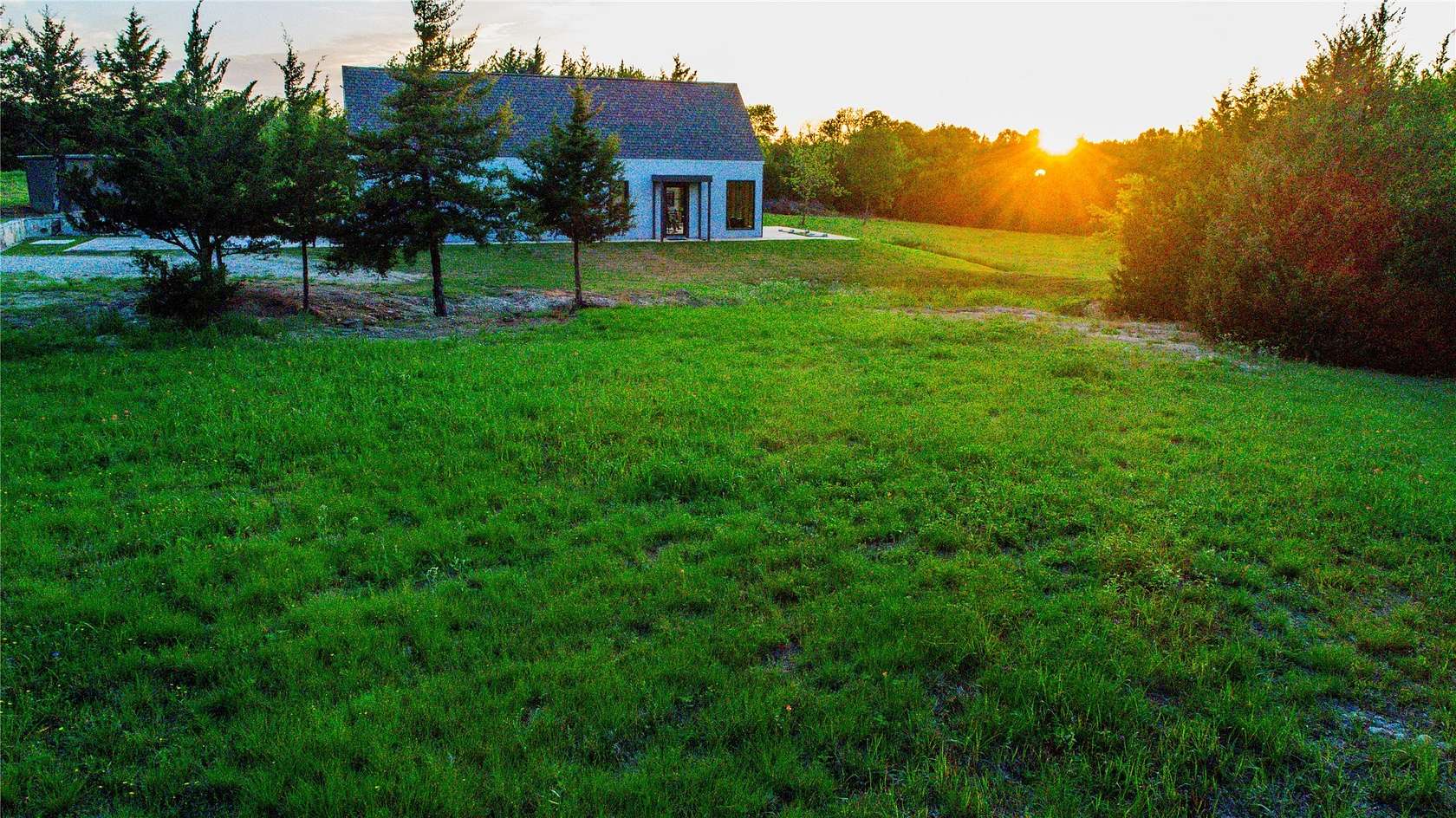 17 Acres of Land with Home for Sale in Leonard, Texas