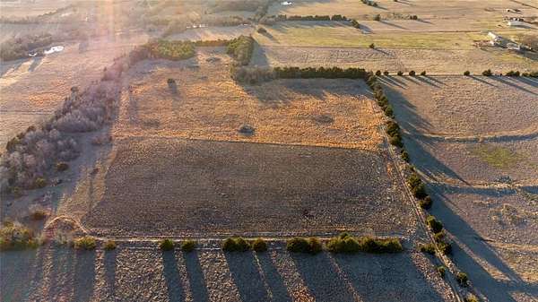 15 Acres of Land for Sale in Celeste, Texas