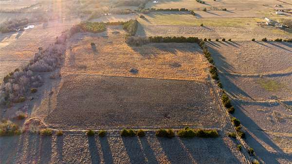 15 Acres of Land for Sale in Celeste, Texas