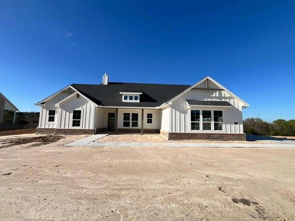 1.6 Acres of Land with Home for Sale in Weatherford, Texas