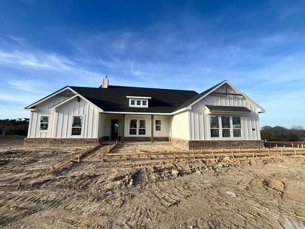 1.6 Acres of Land with Home for Sale in Weatherford, Texas