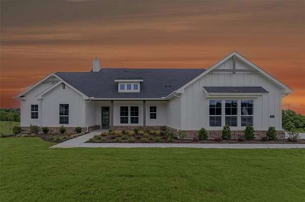 1.6 Acres of Land with Home for Sale in Weatherford, Texas