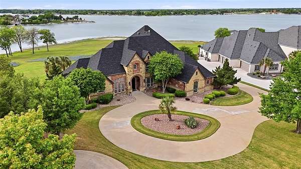 1.53 Acres of Land with Home for Sale in Waxahachie, Texas