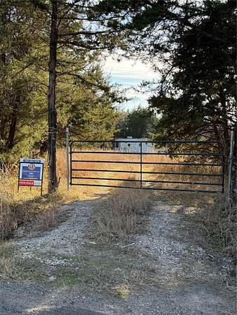 10 Acres of Recreational & Residential Land for Sale in Corsicana, Texas