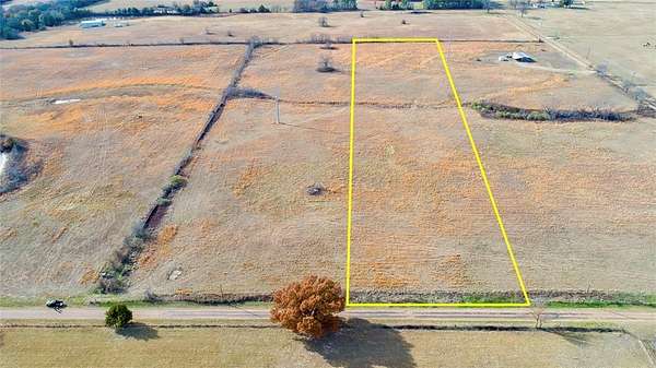 5 Acres of Land for Sale in Eustace, Texas