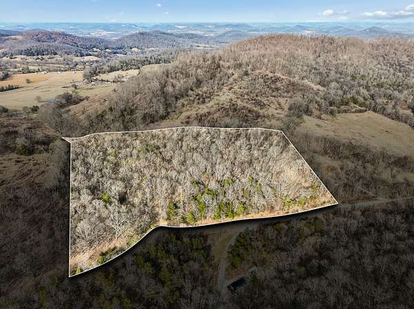 9.48 Acres of Residential Land for Sale in Gordonsville, Tennessee