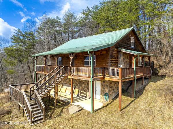 12.7 Acres of Recreational Land with Home for Sale in Del Rio, Tennessee