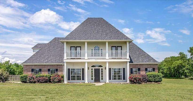 18 Acres of Land with Home for Sale in Durant, Oklahoma