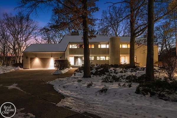 35.2 Acres of Land with Home for Sale in Oakland Charter Township, Michigan