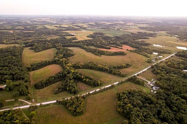 186 Acres of Land for Sale in Floris, Iowa