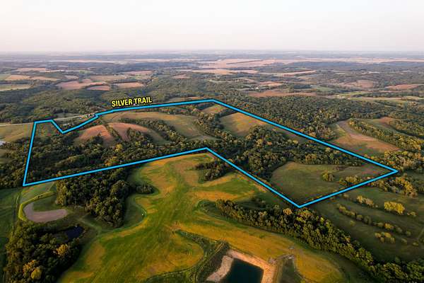 186 Acres of Land for Sale in Floris, Iowa