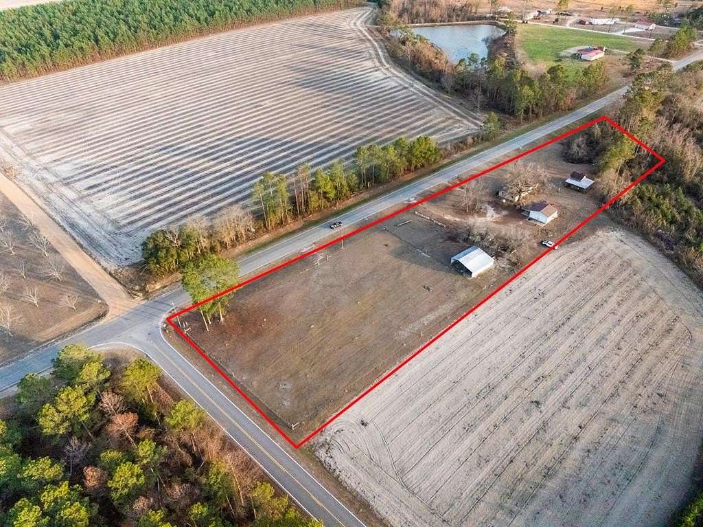 2.68 Acres of Residential Land with Home for Sale in Baxley, Georgia