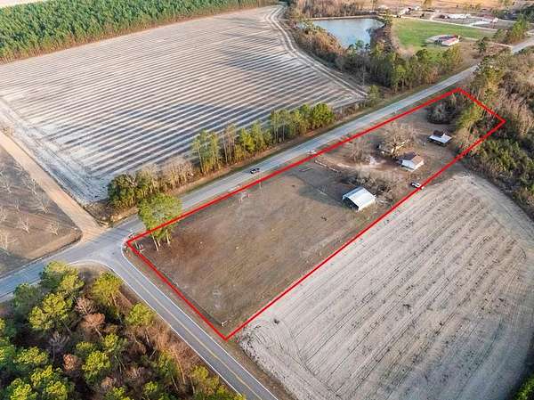 2.68 Acres of Residential Land with Home for Sale in Baxley, Georgia