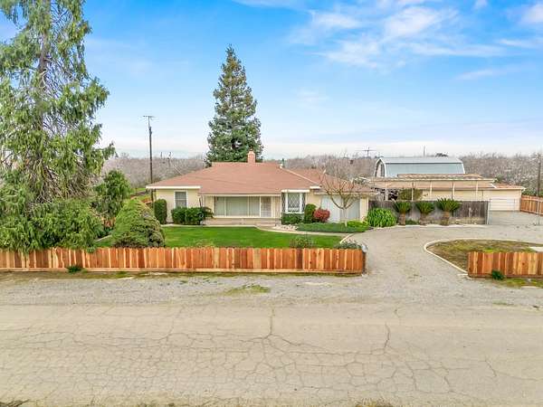 2.1 Acres of Land with Home for Sale in Le Grand, California