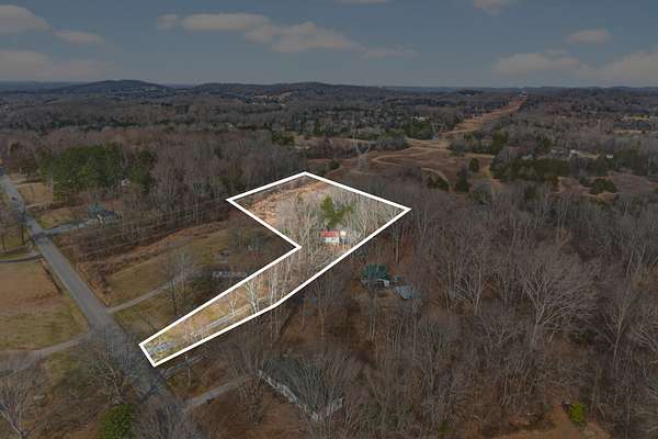 2.2 Acres of Residential Land with Home for Sale in Columbia, Tennessee