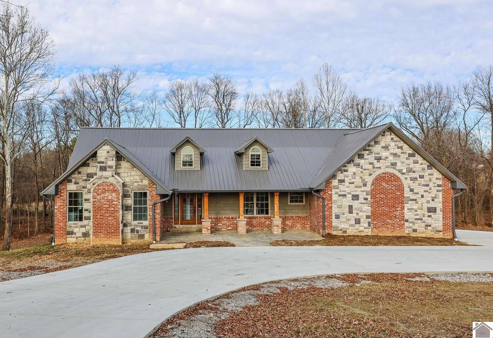 4 Acres of Land with Home for Sale in Paducah, Kentucky