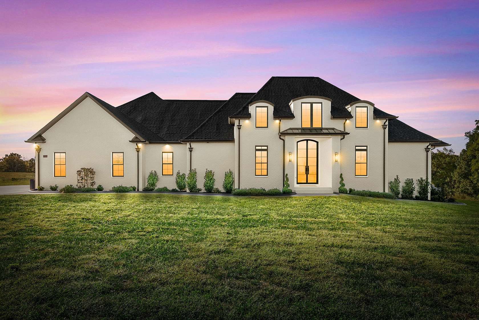 15 Acres of Land with Home for Sale in Clarksville, Tennessee