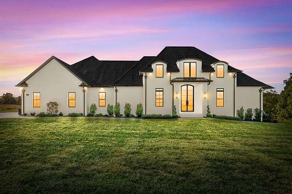 15 Acres of Land with Home for Sale in Clarksville, Tennessee