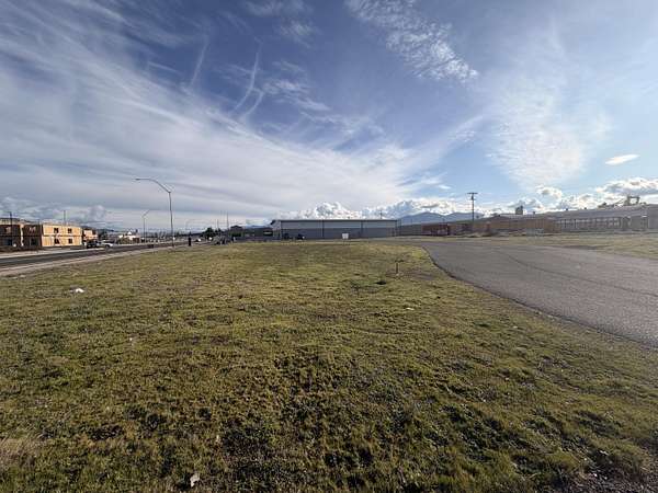1.28 Acres of Commercial Land for Sale in Medford, Oregon