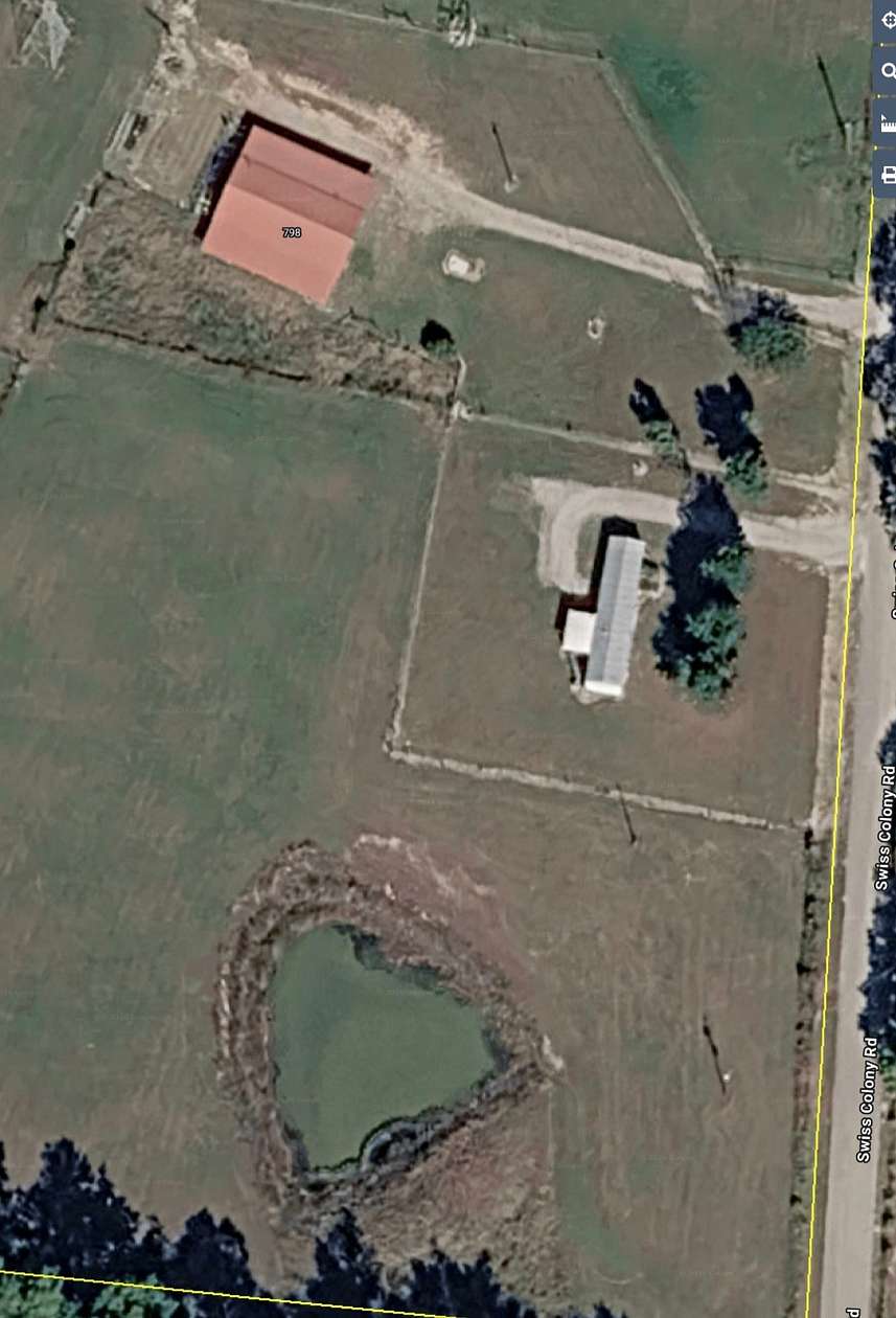 4 Acres of Residential Land with Home for Sale in Hohenwald, Tennessee