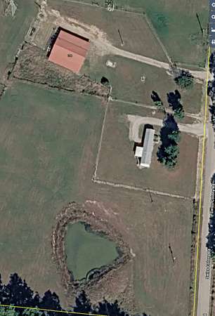 4 Acres of Residential Land with Home for Sale in Hohenwald, Tennessee