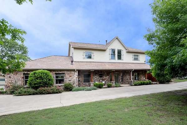3.3 Acres of Land with Home for Sale in Fort Worth, Texas