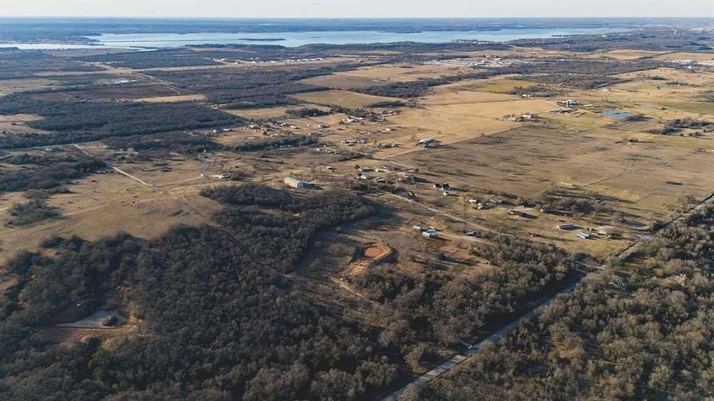 10 Acres of Land for Sale in Bridgeport, Texas