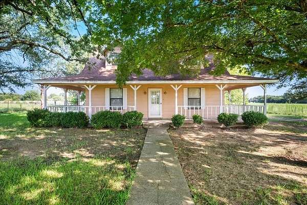 14.5 Acres of Land with Home for Sale in Clifton, Texas