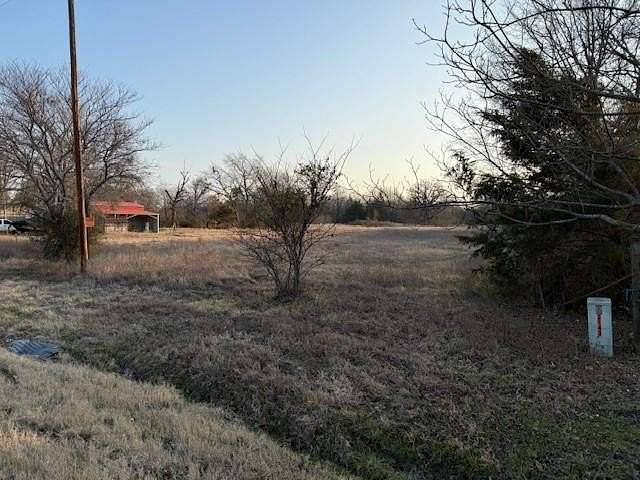 3.5 Acres of Land for Sale in Reno, Texas
